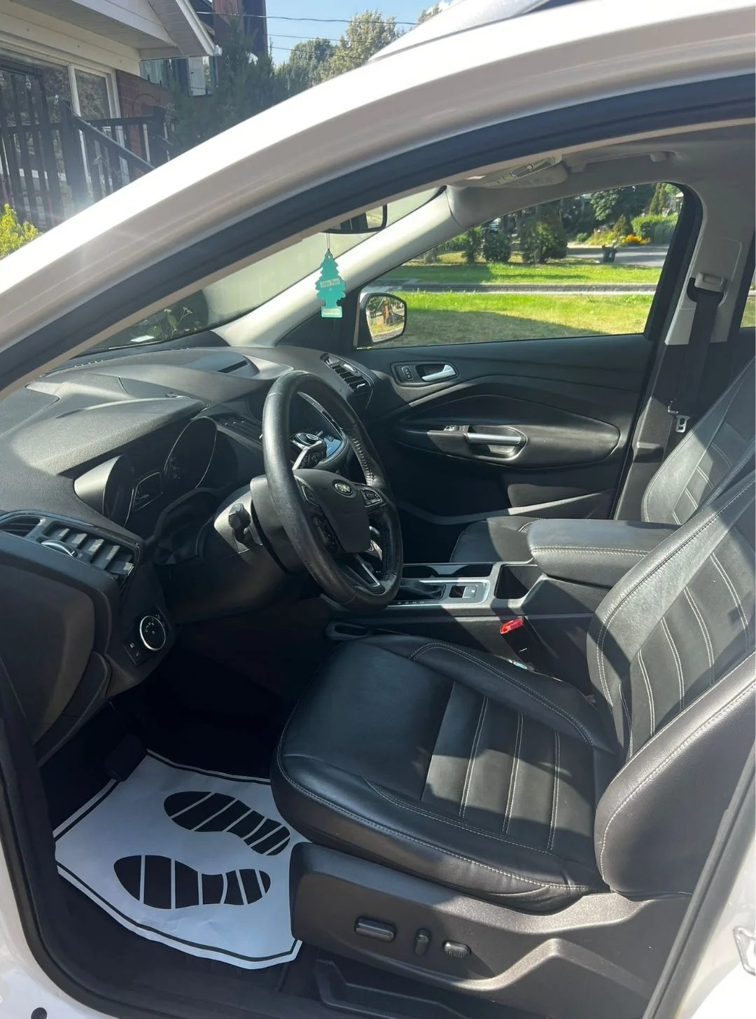 SUV exterior after detailing